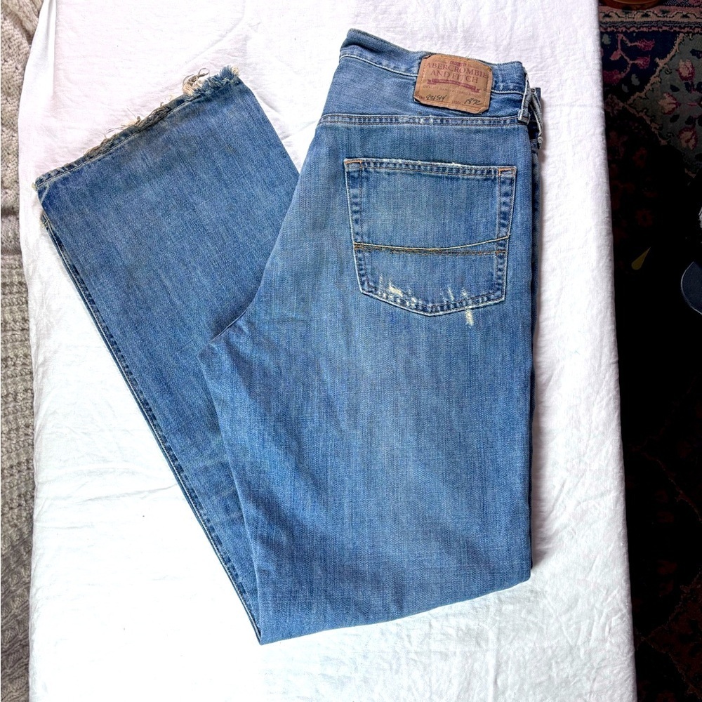Abercrombie &Fitch Men’s Distressed Bootcut Denim Jeans 34x34